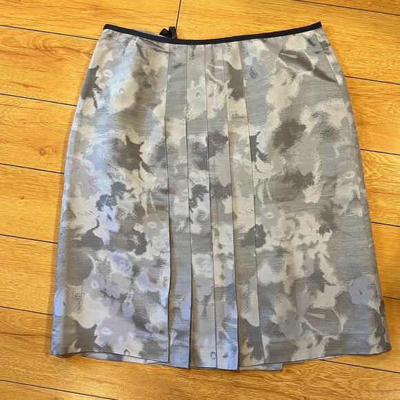 Ann Taylor grey metallic floral skirt with pleats and side zipper NWT - Picture 5 of 5
